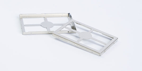 力達(dá)精工對(duì)講機(jī)屏蔽罩以良好的品質(zhì)獲得安費(fèi)諾的高度認(rèn)可